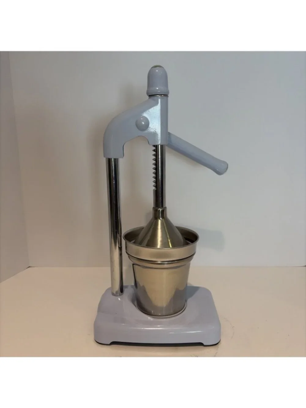 Typhoon Stainless Steel Hand Citrus Press Manual Fruit Juicer Blue Stainless